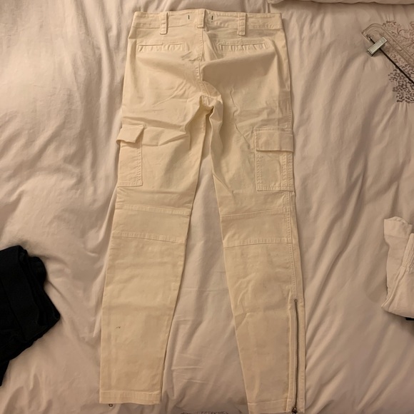 J Brand: Off-white Cargo-Style Pants (Size: 28) - Picture 2 of 4